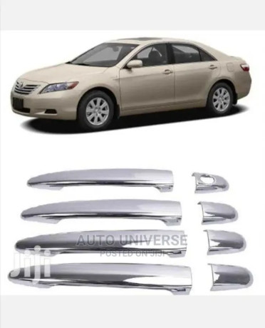 toyota-camry-silver-handle-big-0