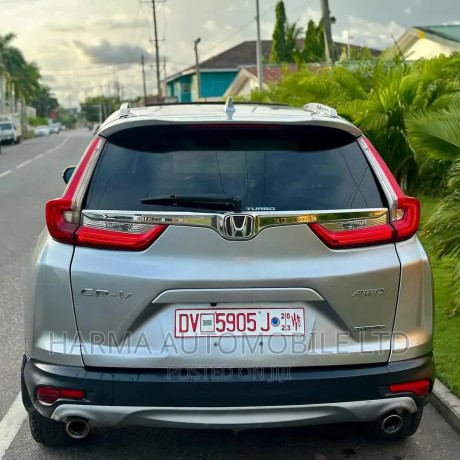 honda-cr-v-2017-silver-big-1