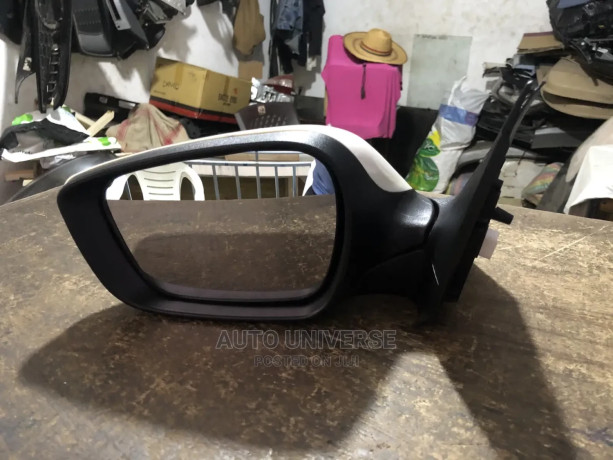 hyundai-accent-side-mirror-replacement-from-2012-to-2017-big-1