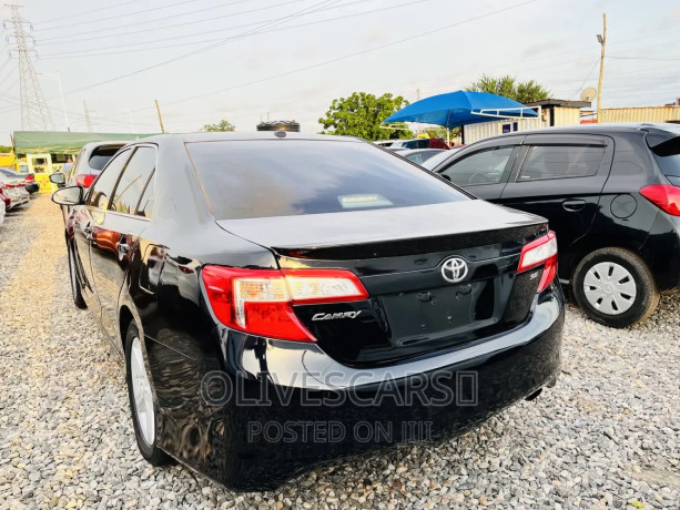 toyota-camry-2014-black-big-3