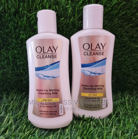 olay-cleanse-make-up-cleansing-milk-big-0