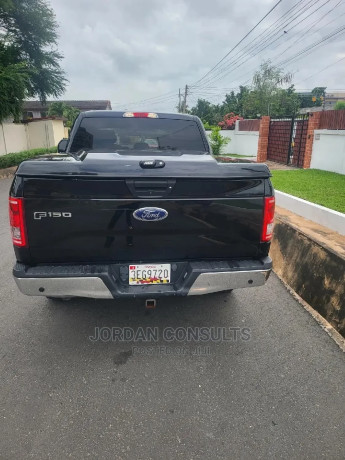 ford-f-150-2017-black-big-1