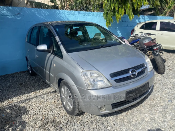 opel-meriva-2013-gray-big-2