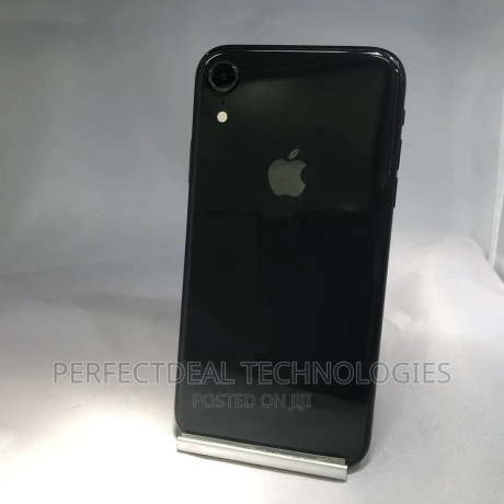 new-apple-iphone-11-64-gb-black-big-4