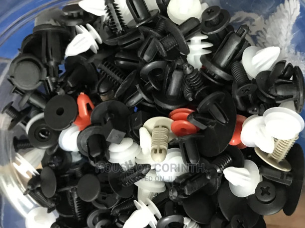 automotive-clips-and-fasteners-big-0