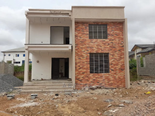 4bdrm Townhouse/Terrace in East Legon American for Sale