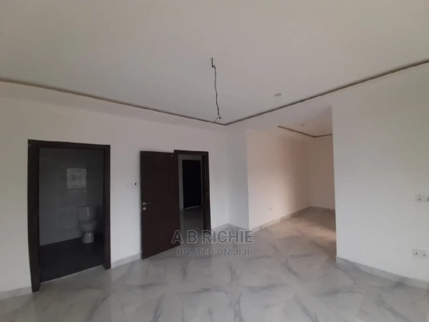 4bdrm-townhouseterrace-in-east-legon-american-for-sale-big-1