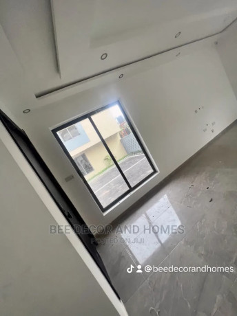 3bdrm-townhouseterrace-in-bee-decor-and-homes-north-legon-for-sale-big-2
