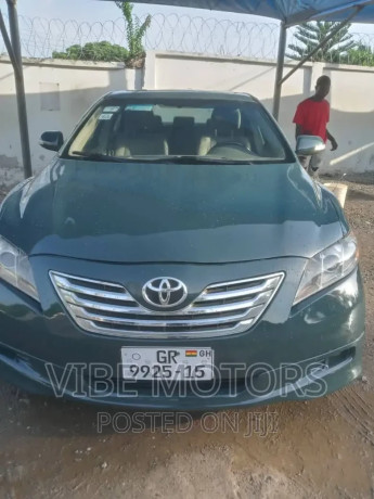 toyota-camry-2010-big-0