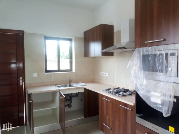 3bdrm-townhouseterrace-in-adenta-for-sale-big-1