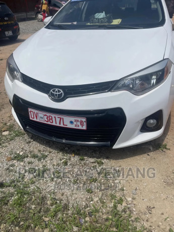 toyota-corolla-2015-white-big-1