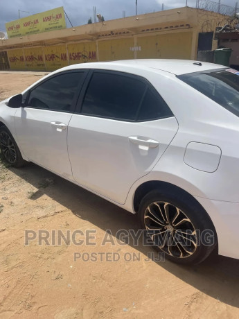 toyota-corolla-2015-white-big-4