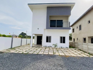 4bdrm Townhouse/Terrace in Adenta, Accra Metropolitan for Sale