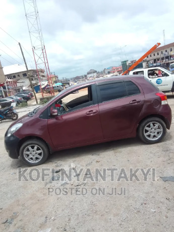 toyota-vitz-2010-purple-big-3