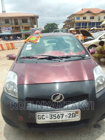 toyota-vitz-2010-purple-big-0