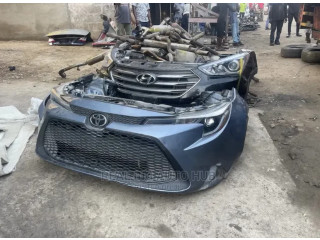 Toyota Corolla 2021 Hyundai Santafe 2014 Front Cut