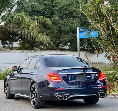 mercedes-benz-e55-2020-blue-big-4