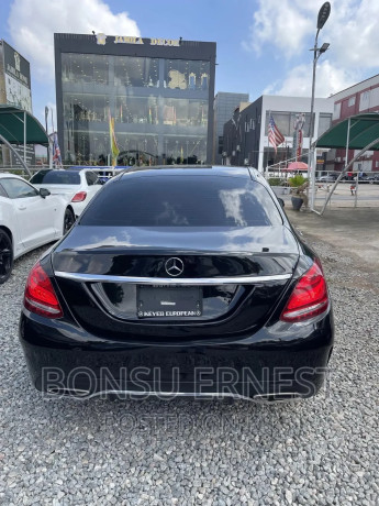 mercedes-benz-c300-2017-black-big-4