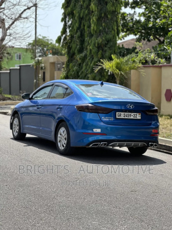 hyundai-elantra-2017-blue-big-1