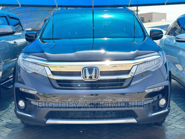 honda-pilot-touring-7-passenger-2022-black-big-0