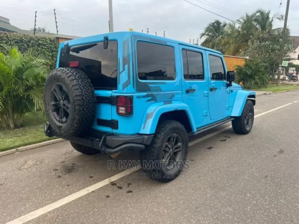 jeep-wrangler-rubicon-4x4-2018-blue-big-1