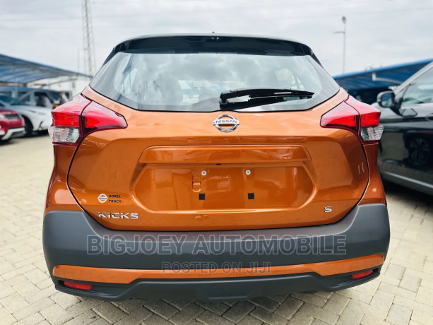 nissan-kicks-sv-2019-orange-big-4