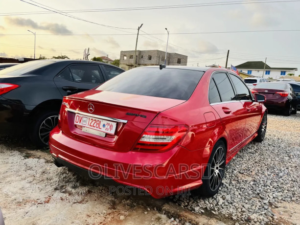 mercedes-benz-c250-2012-red-big-3