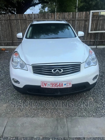 infiniti-qx50-2014-white-big-2