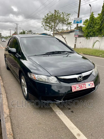 honda-civic-dx-sedan-2010-black-big-2