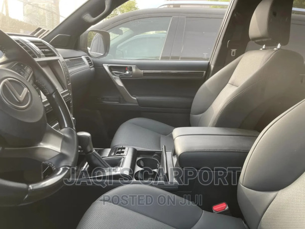 lexus-gx-460-luxury-2019-black-big-4