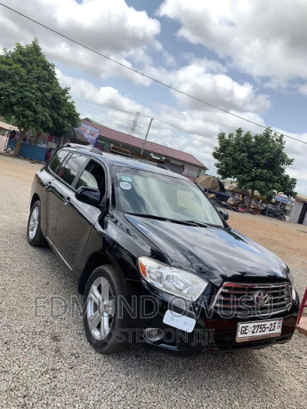 toyota-highlander-2009-black-big-4