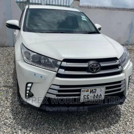 toyota-highlander-2017-white-big-4