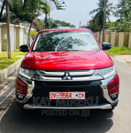 mitsubishi-outlander-sel-awc-2018-red-big-0