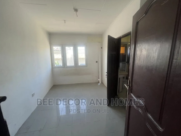 2bdrm-apartment-in-bee-decor-and-homes-west-legon-for-rent-big-2