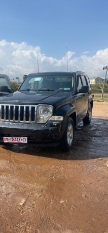 jeep-liberty-sport-2012-black-big-0