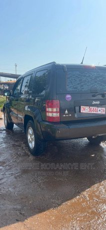 jeep-liberty-sport-2012-black-big-1