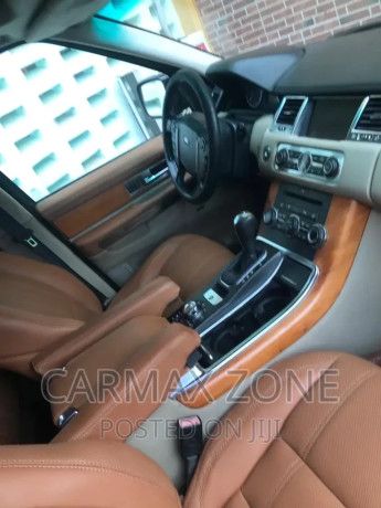 land-rover-range-rover-supercharged-2012-brown-big-4