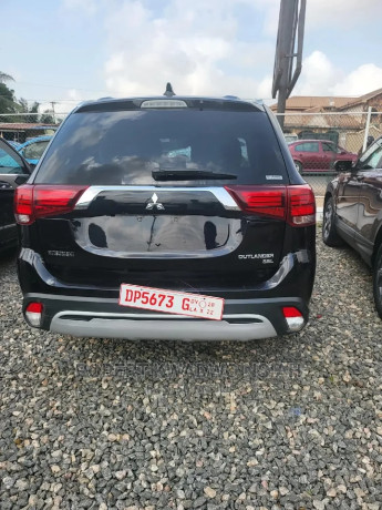 mitsubishi-outlander-es-awc-2017-black-big-0