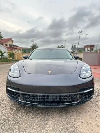 porsche-panamera-2018-black-big-0