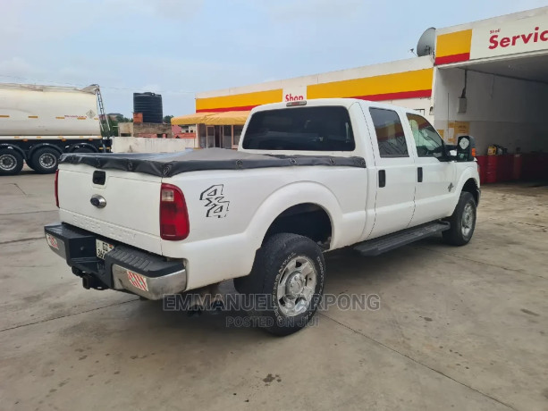 ford-f-250-2015-white-big-3