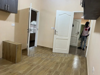 3bdrm Apartment in Bee Decor And Homes, Old Ashomang for rent