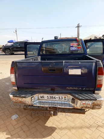 nissan-navara-2013-blue-big-1