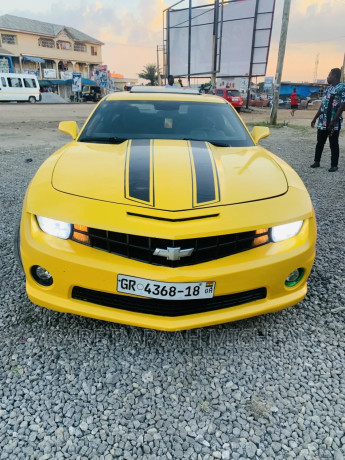 chevrolet-camaro-2012-yellow-big-1