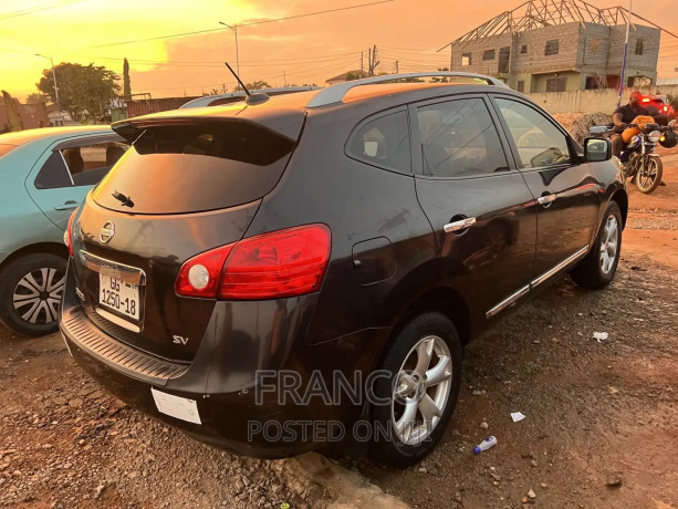 nissan-rogue-sv-2013-brown-big-0