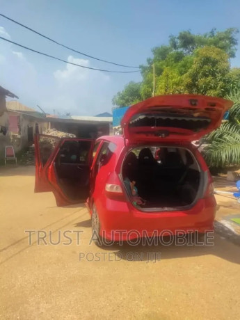 honda-jazz-15-vtec-2008-red-big-3