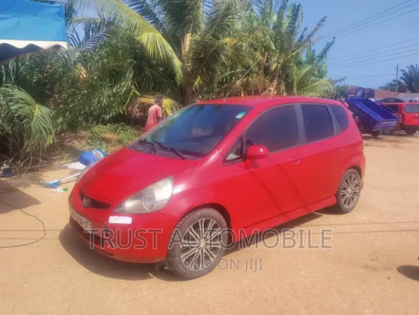 honda-jazz-15-vtec-2008-red-big-2