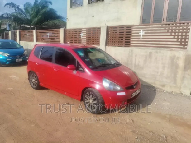 honda-jazz-15-vtec-2008-red-big-0