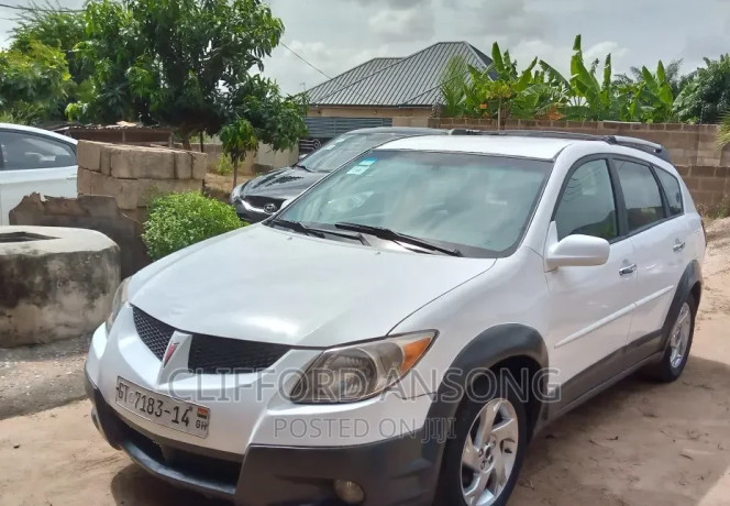 pontiac-vibe-automatic-2004-white-big-1