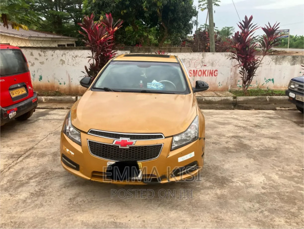 chevrolet-cruze-2014-gold-big-0