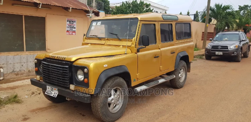 land-rover-defender-2004-gold-big-1